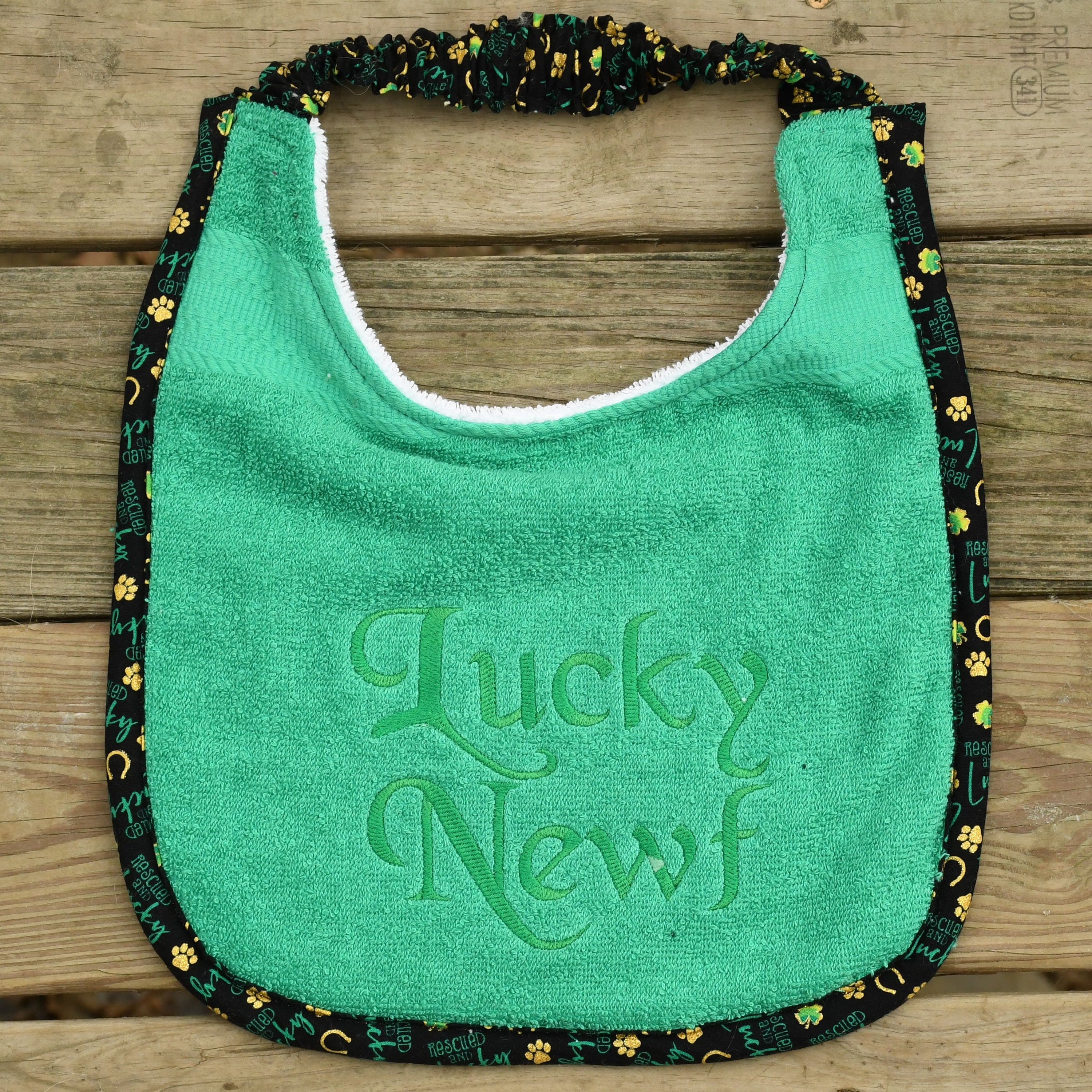 Lucky Newf, Drool Bib