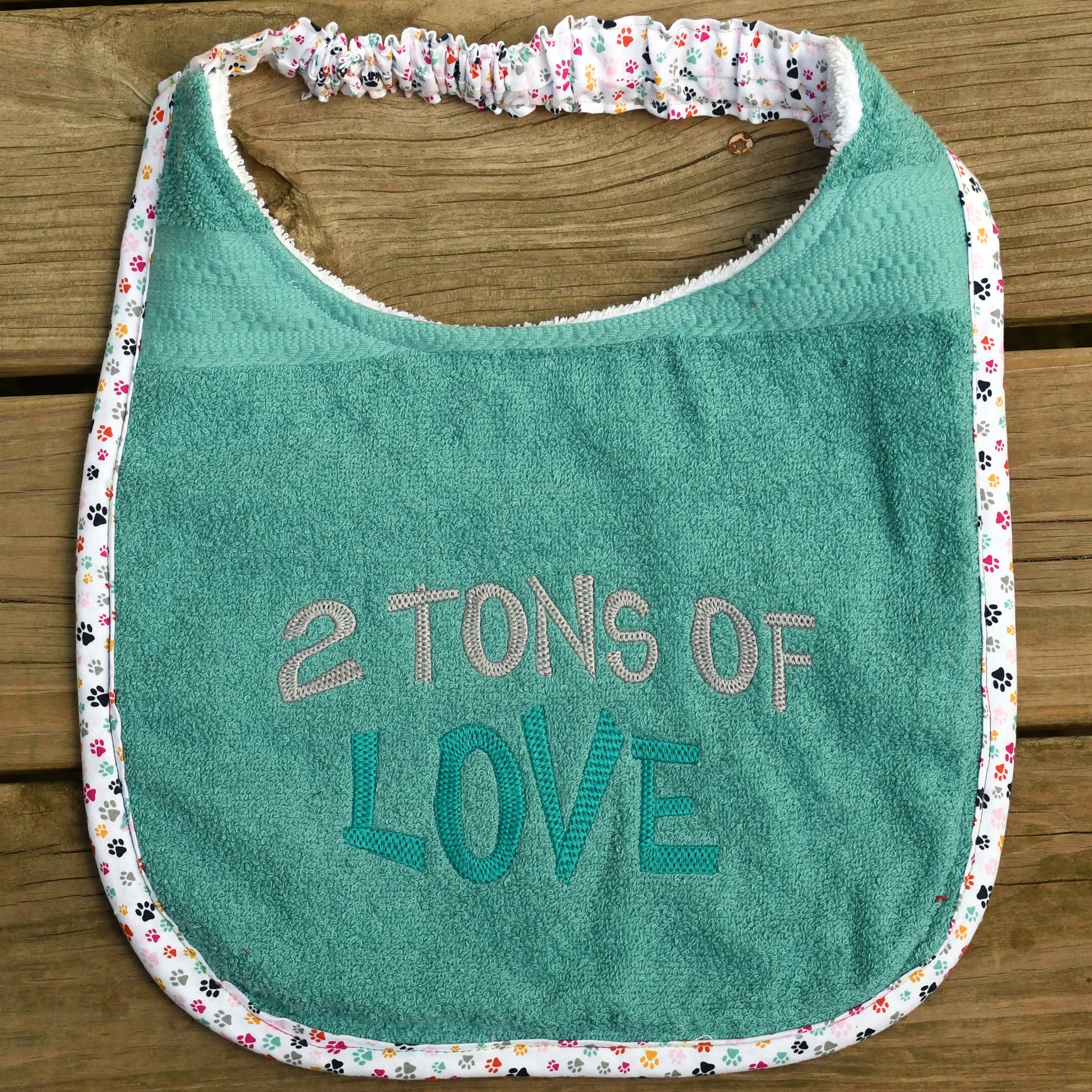2 Tons of Love, Drool Bib