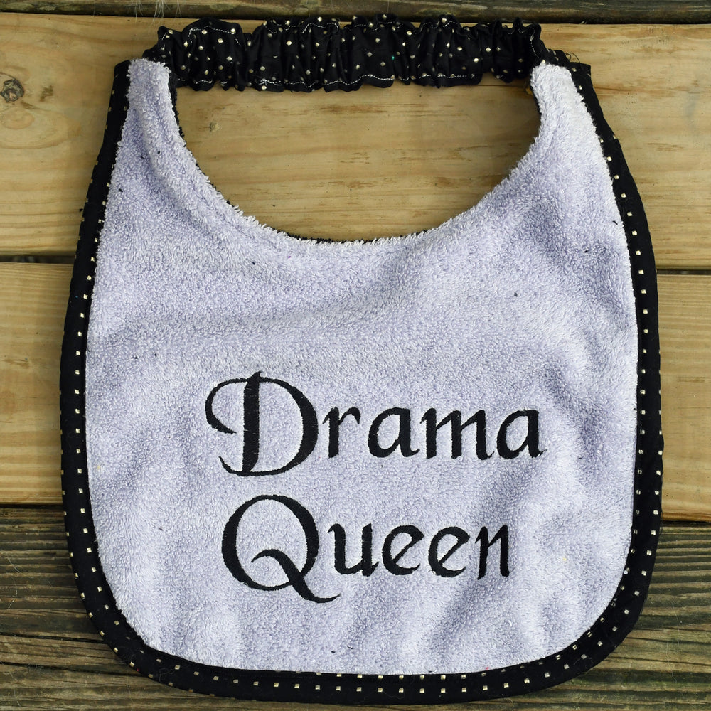 Drama Queen, Drool Bib
