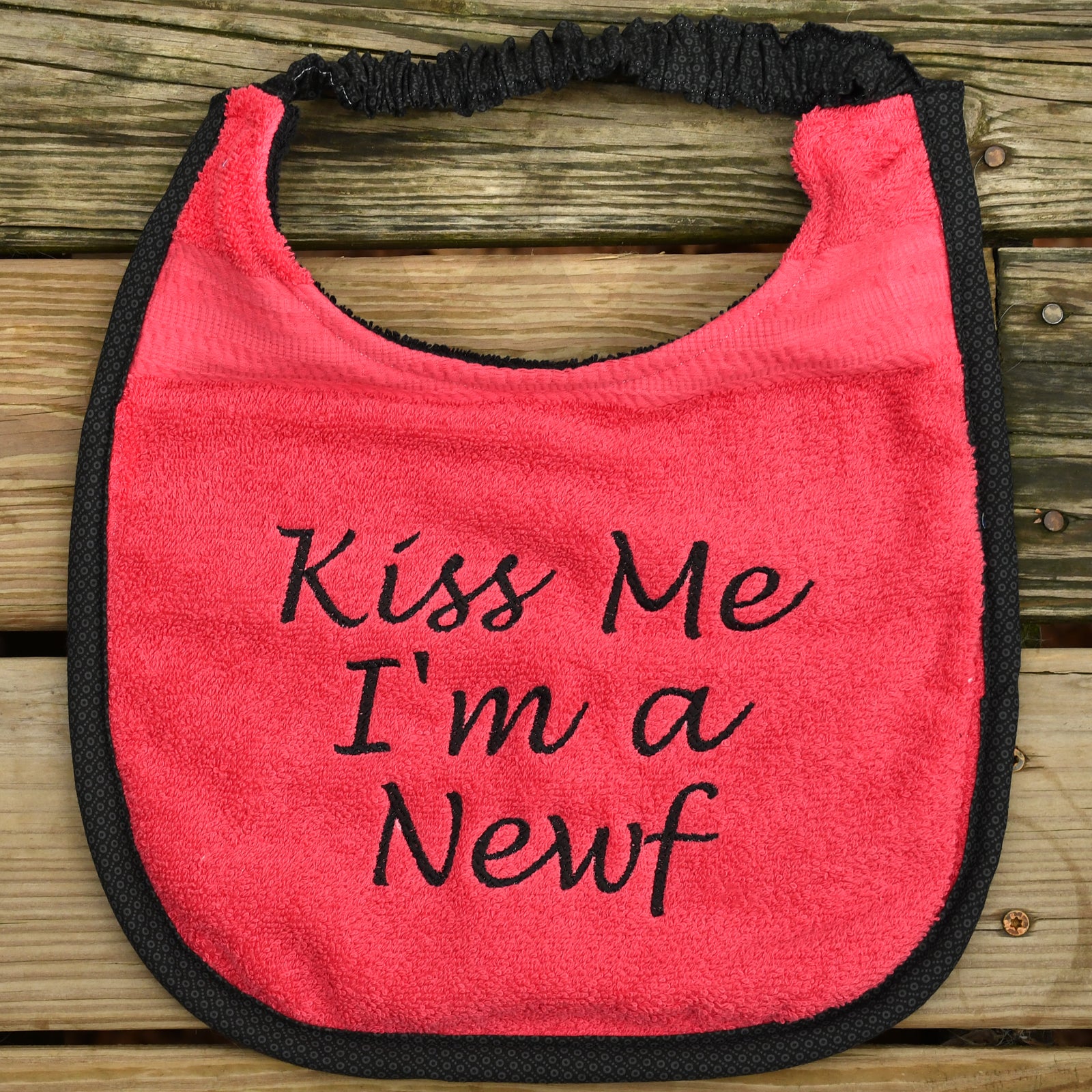 Kiss me i'm a newf, Drool Bib