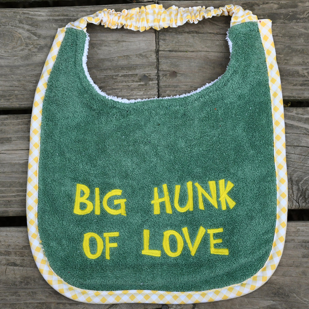 Big hunk of love, Drool Bib