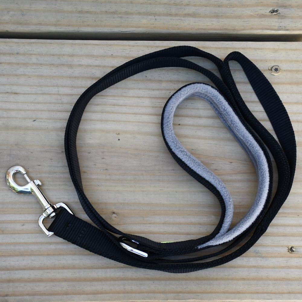 2 in 1 snap leash with fleece lined handle